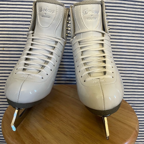 NEW Without Box Jackson Debut Figure Skates Size 6.5R - Picture 1 of 12